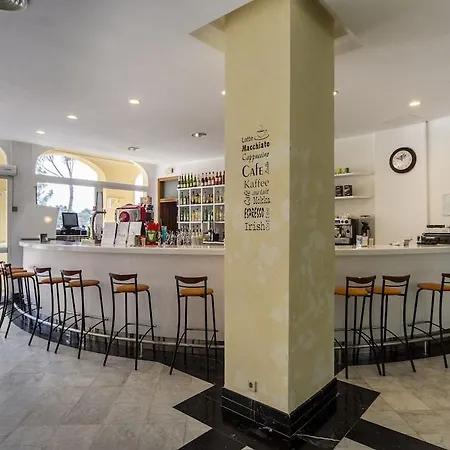 弗洛拉玛尔公寓式酒店 卡拉加尔达纳