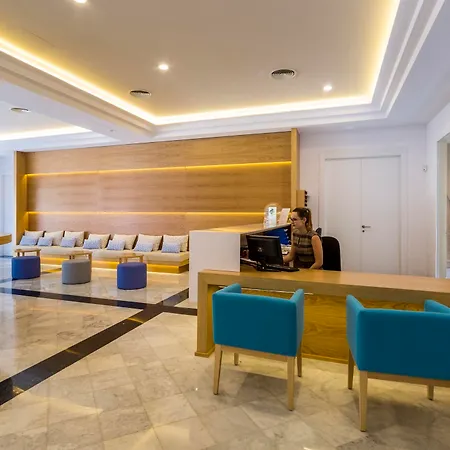 弗洛拉玛尔公寓式酒店 卡拉加尔达纳