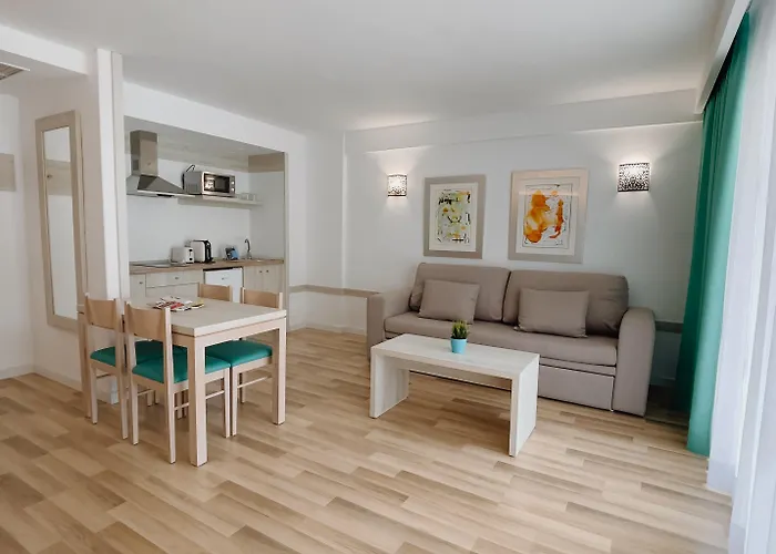 Comitas Floramar Aparthotel 4*